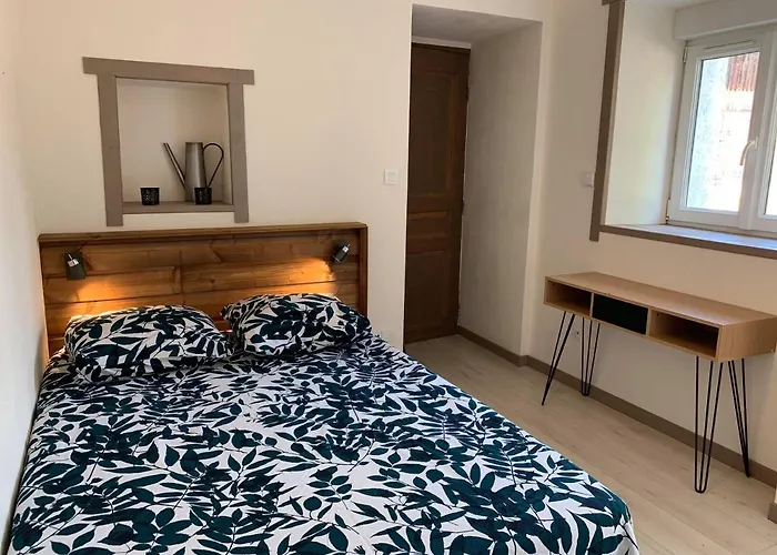 Des Casernes Apartment *